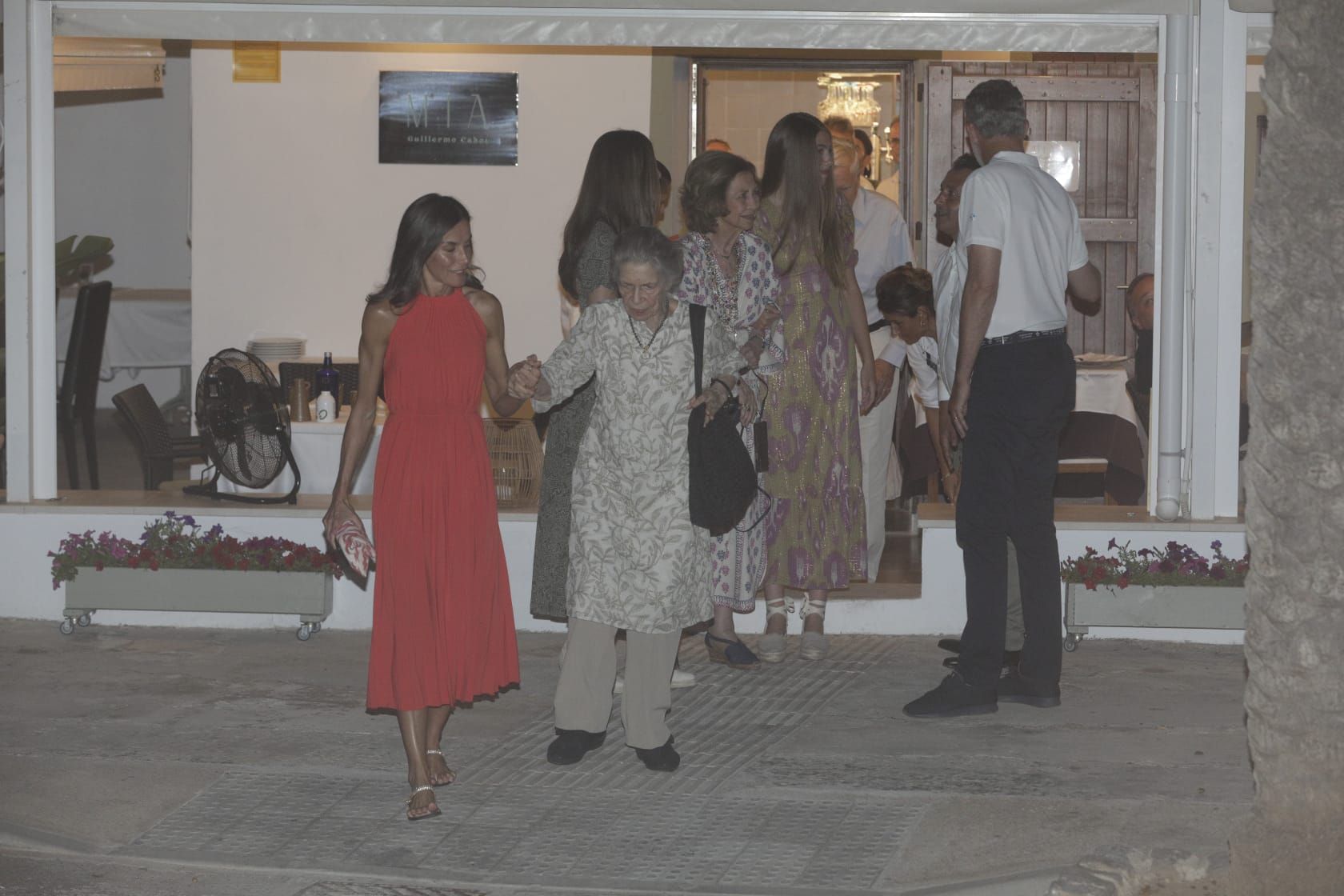 FOTOS | La Familia Real salieron a cenar al restaurante Mia, situado en el Portitxol.