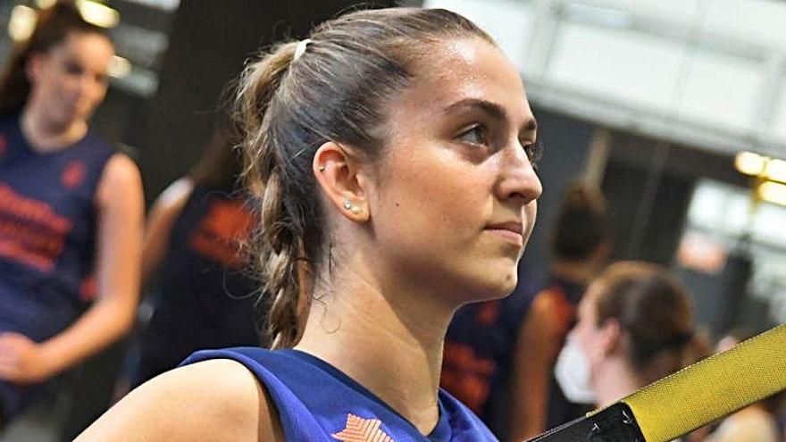 Lorena Segura, en el gimnasio de L&#039;Alqueria del Basket