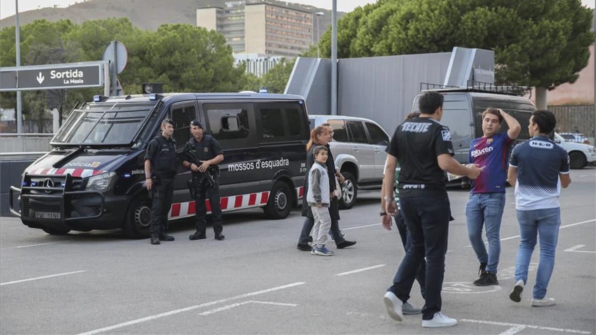 Fuerte dispositivo policial en el Camp Nou