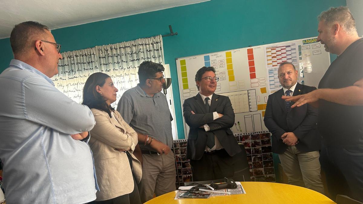 Video | Santamaría visita el CRALAB de Valdehornillos, laboratorio pionero en el medio rural