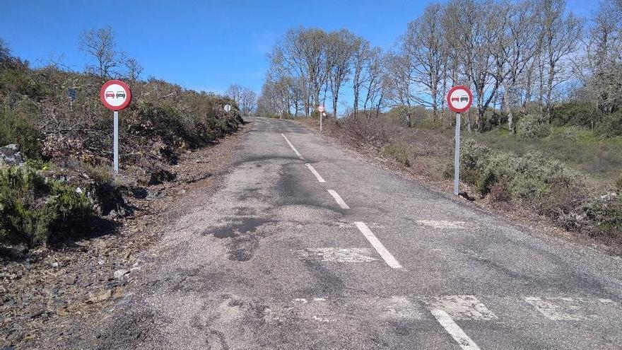 Adiós a los parches en la carretera que une Pedroso de la Carballeda con Linarejos