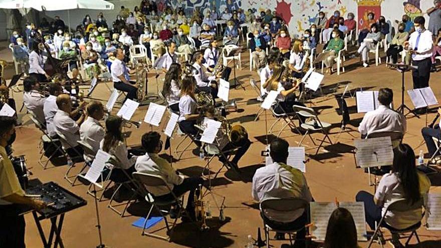 Concierto de la Banda Sierra de Algairén. | SERVICIO ESPECIAL