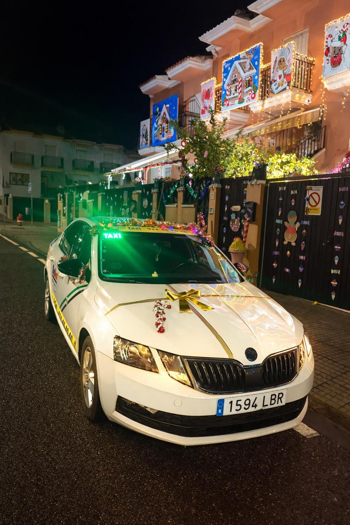 Taxistas solidarios en la capital extremeña.