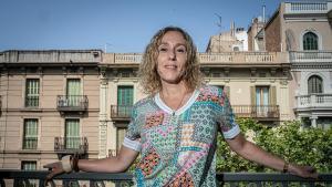 Dolors Liria, nueva decana del Col·legi Oficial de Psicologia de Catalunya, retratada en su despacho durante la entrevista para El Periódico. Barcelona, 24 de julio de 2026. AUTOR: Manu Mitru | EPC