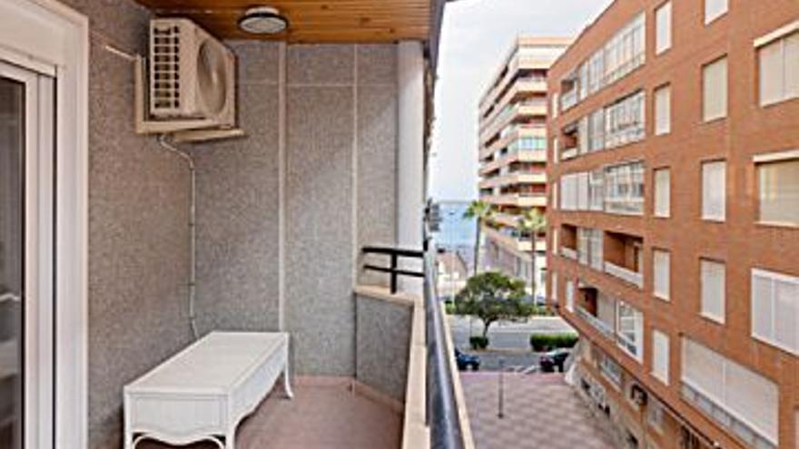 117.969 € Venta de piso en Acequión, Los Naúfragos (Torrevieja), 2 habitaciones, 1 baño...