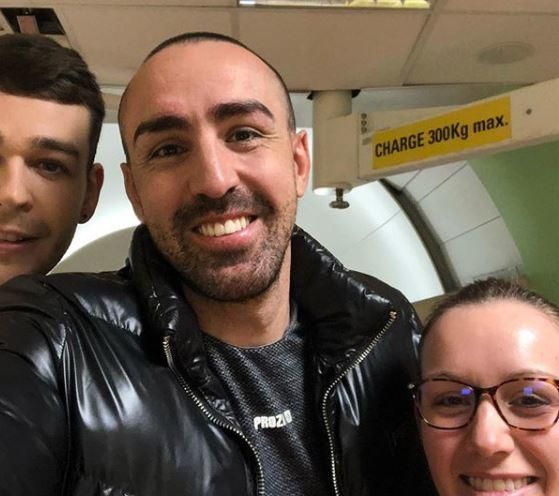 José Enrique se recupera de una complicada operación