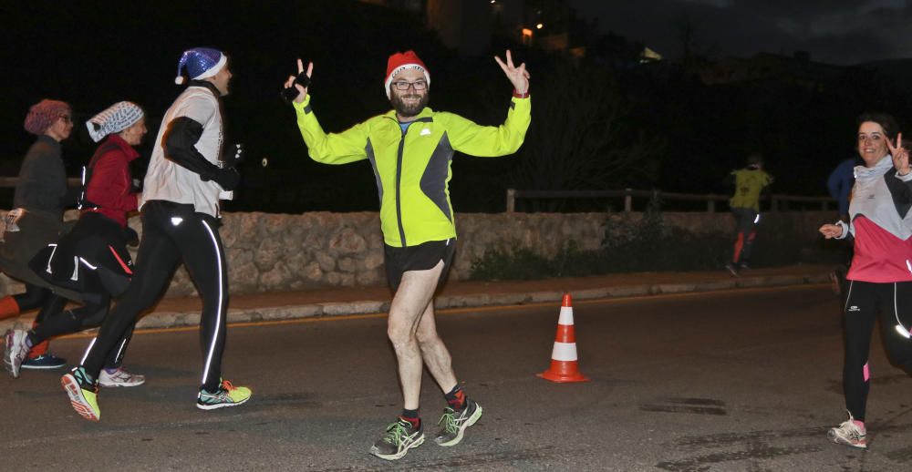 Más de 600 personas participan en la San Silvestre