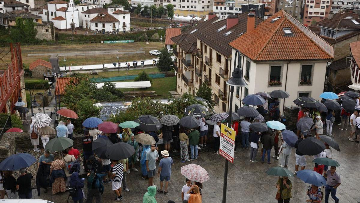 La Descarga de Cangas del Narcea, pendiente de las lluvias.