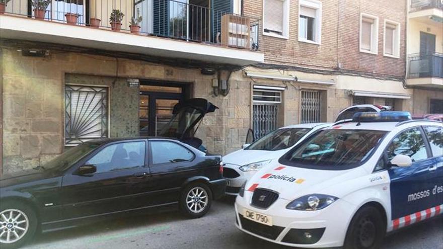 Encuentran sin vida a una pareja de ancianos en un piso de Barcelona