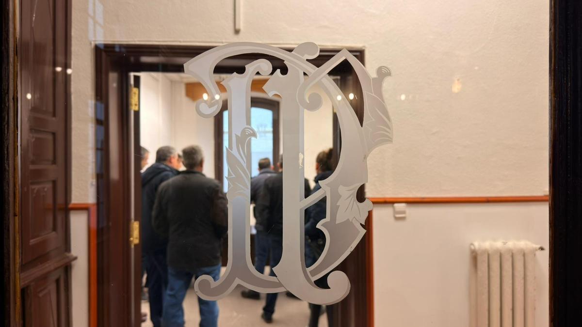 Puerta de entrada al antiguo Palacio de la Diputación Provincial.