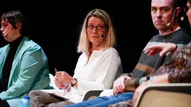 Noemí Márquez, Linda Vives y David Castellano, durante la primera charla.
