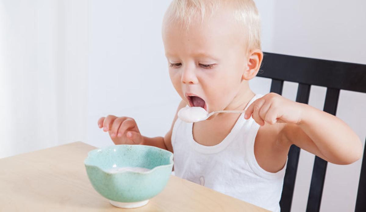 Los errores que cometes al dar de comer a tus hijos