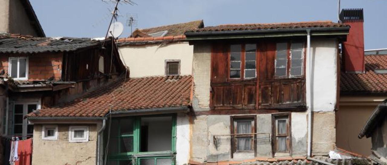 Uno de los edificios situados en el casco antiguo. |   // F. CASANOVA