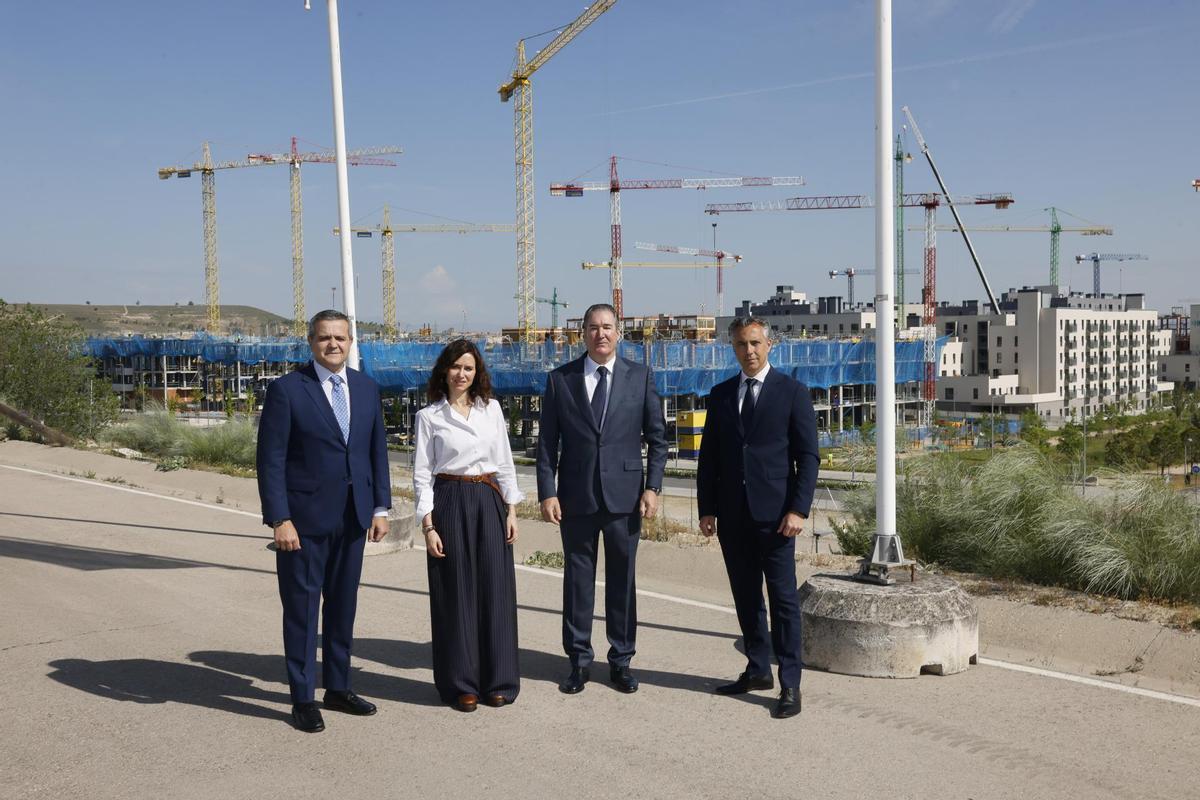 Díaz Ayuso visita Los Berrocales