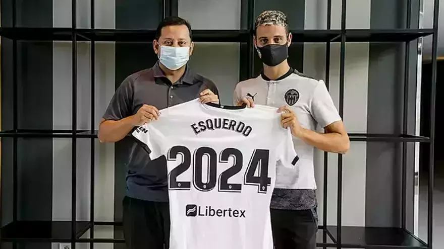 Vicente Esquerdo, con contrato con el Valencia hasta el 2024.