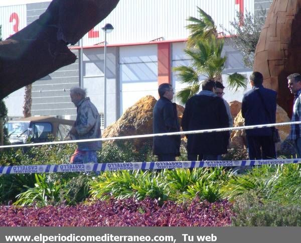 Galería de fotos: Cae la estatua de Ripolles