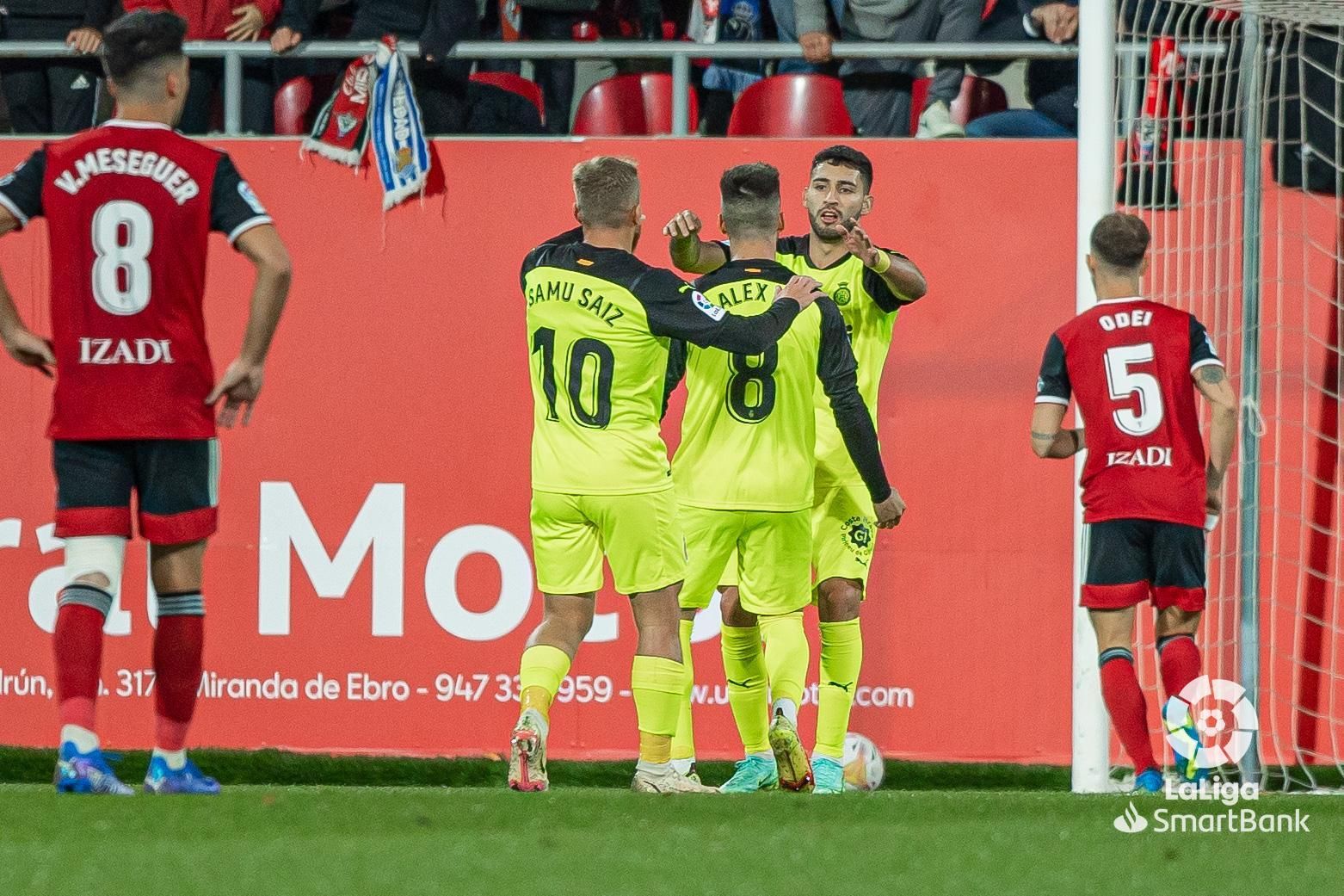 Los jugadores del Girona celebran un gol ante el Mirandés