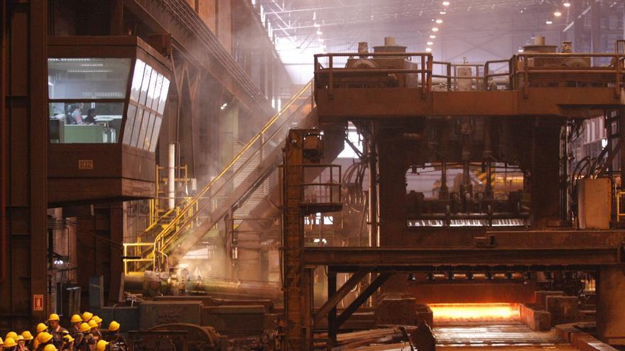 El acuerdo marco en ArcelorMittal se demora y los sindicatos convocan asambleas