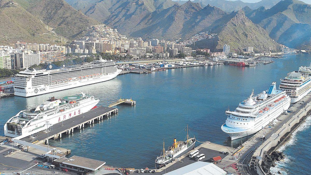 Imagen de archivo de uno de los muelles del Puerto de Santa Cruz de Tenerife.