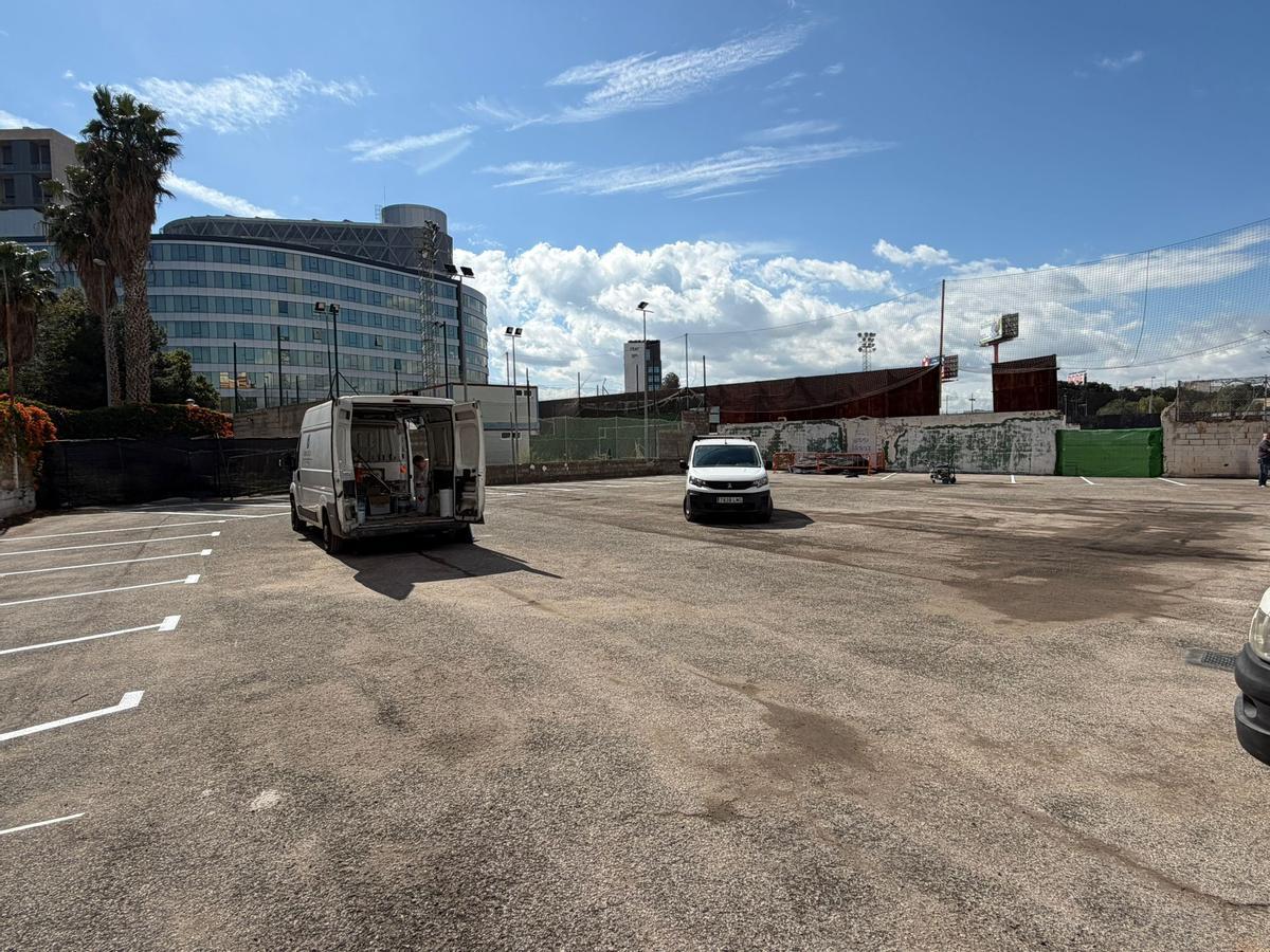Plazas de aparcamiento temporal en la zona del barrio de l’Almara.