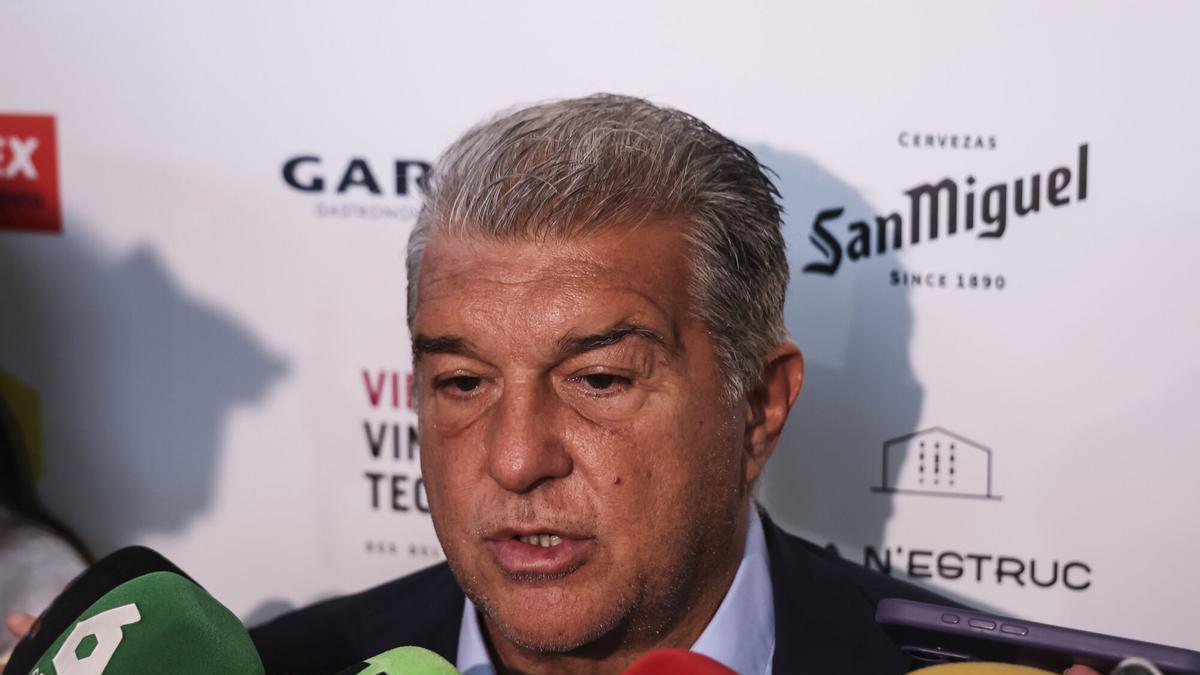 Joan Laporta, antes del comienzo del torneo de golf  Koeman's Cupn Sant Esteve Sesrovires.