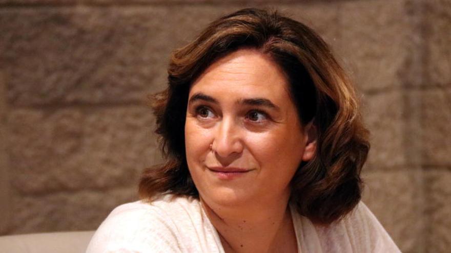 Ada Colau durant la reunió amb el President de la Generalitat