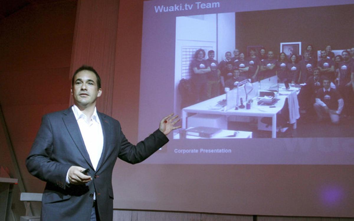El conseller delegat de la plataforma de vídeo ’on line’ Wuaki.tv, Jacinto Roca, en l’anunci de l’acord amb una de les deu companyies d’internet més importants del món. El conseller delegat de la plataforma de vídeo ’on line’ Wuaki.tv, Jacinto Roca, en l’anunci de l’acord amb una de les deu companyies d’internet més importants del món.