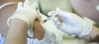 Entre dos y tres meses de espera para vacunarse antes de salir al extranjero