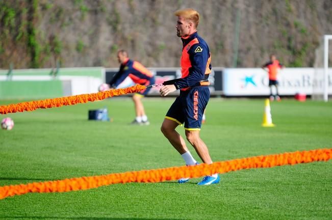 Entrenamiento de la UD Las Palmas en Barranco ...