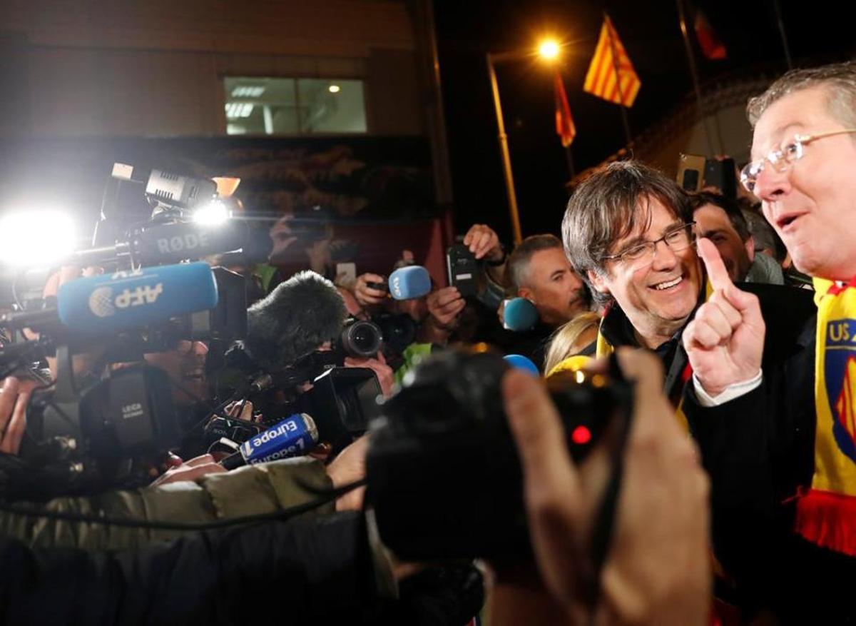 Puigdemont descobreix una placa amb el seu nom a l'estadi de la USAP