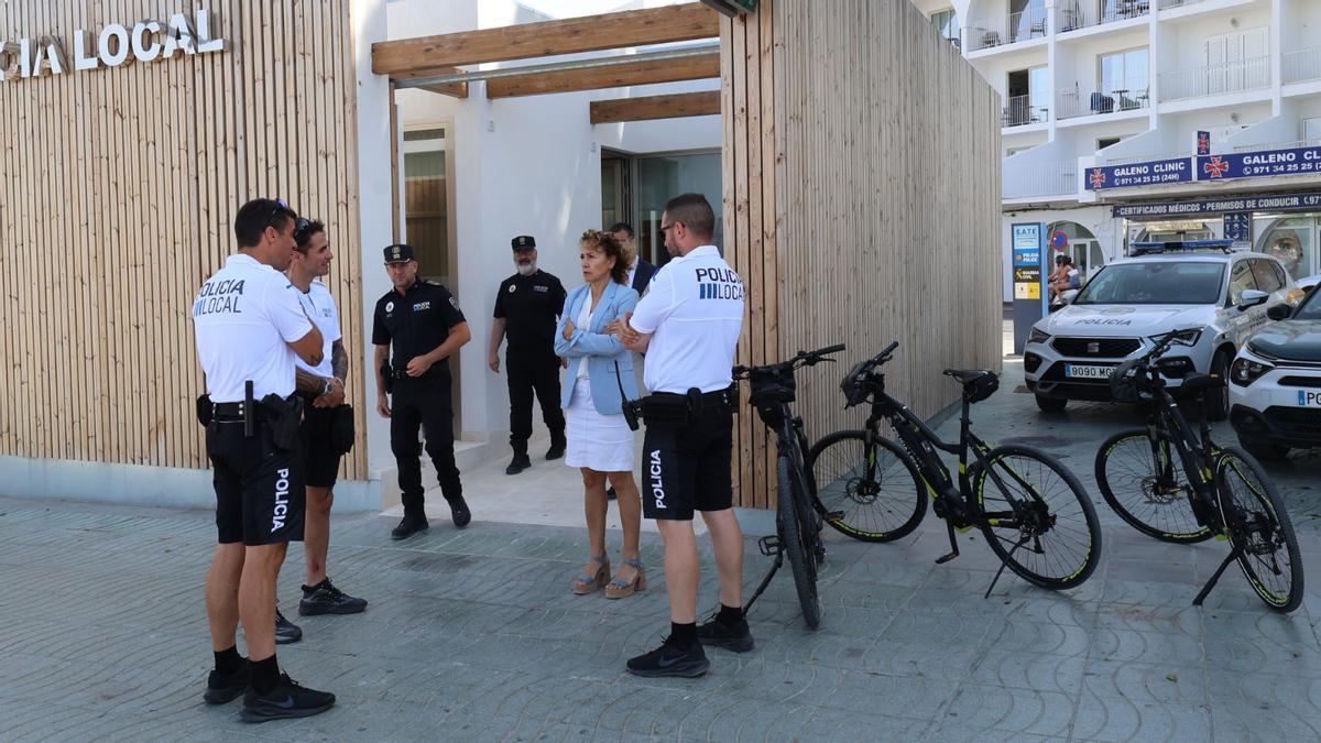 Estupor en Sant Antoni por el reducido horario matinal del retén policial del paseo