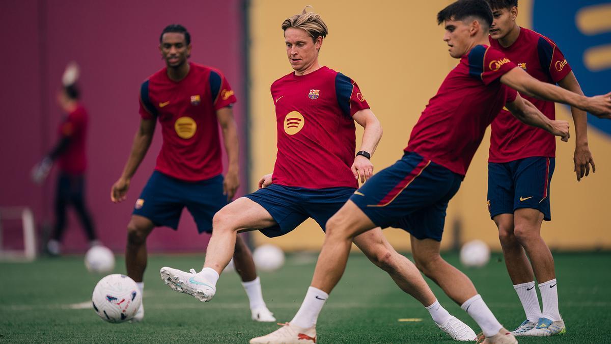 Frenkie de Jong vuelve a los entrenamientos grupales dos meses después