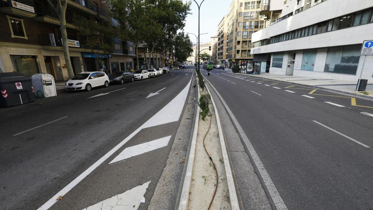 Avenida de César Augusto de Zaragoza, que perderá un carril de circulación en sentido hacia la puerta del Carmen. | JAIME GALINDO
