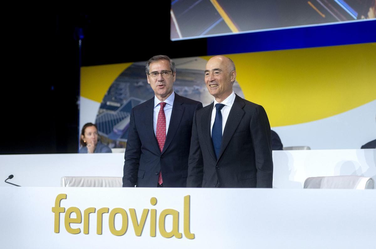 Archivo - El consejero delegado de Ferrovial, Ignacio Madridejos (i) y el presidente de Ferrovial, Rafael del Pino (d)