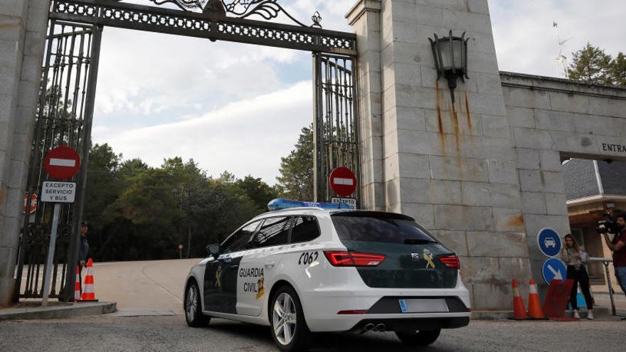 La Guardia Civil, a la entrada del Valle de los Caídos.