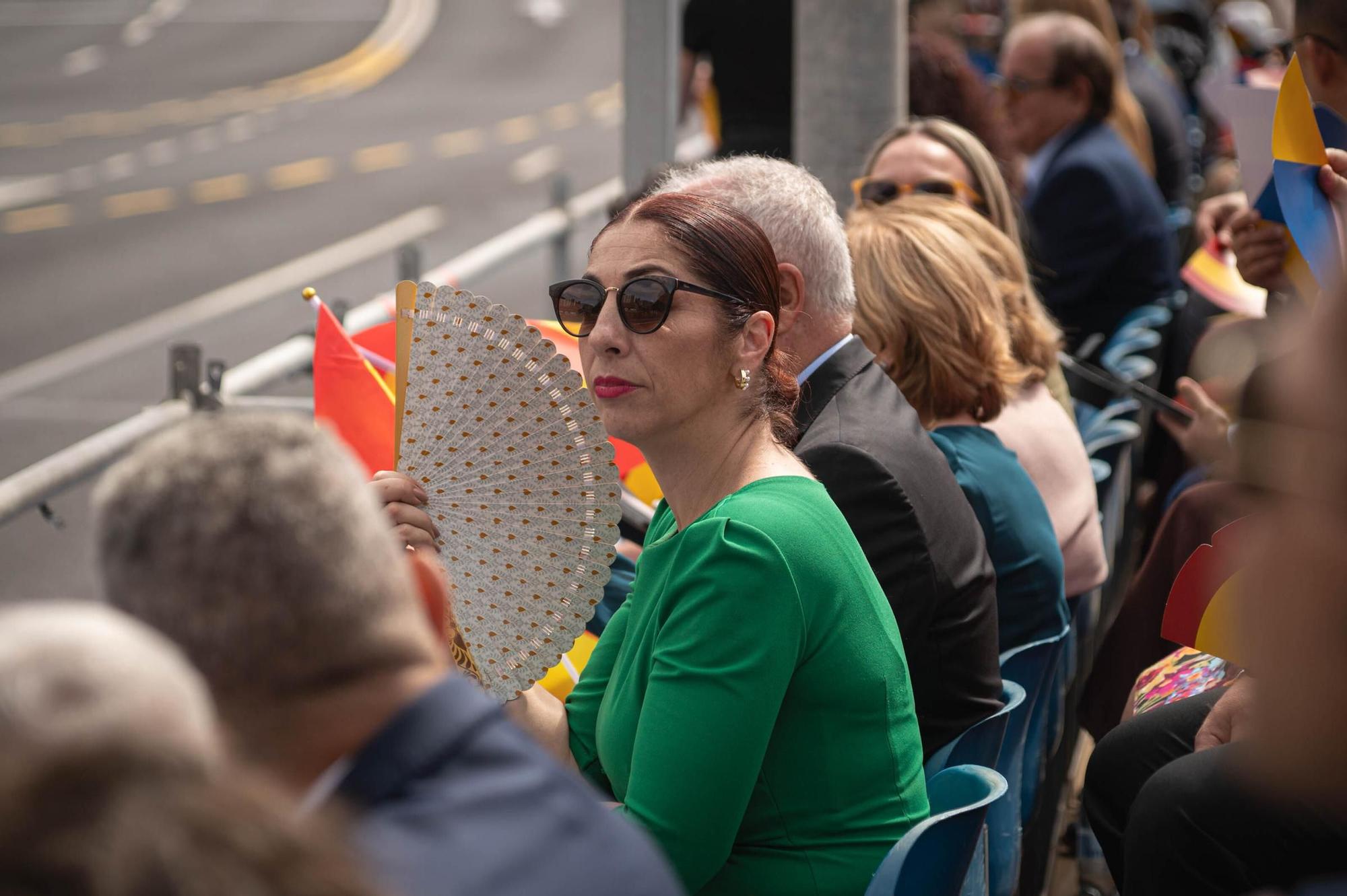 Las mejores imágenes del desfile militar de las Fuerzas Armadas en Tenerife con la presencia de Sus Majestades los Reyes