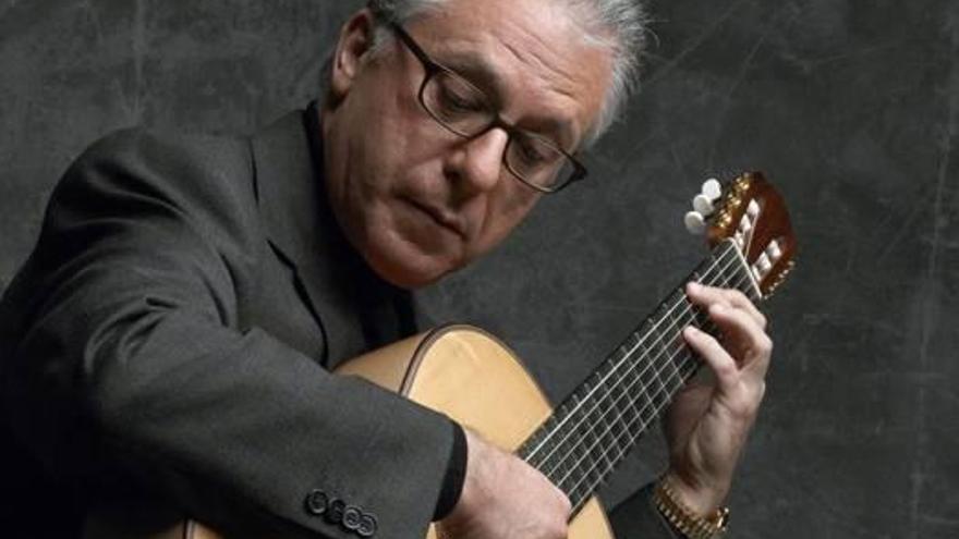 La maestría a la guitarra de Pepe Romero llega esta noche por primera vez a Alicante