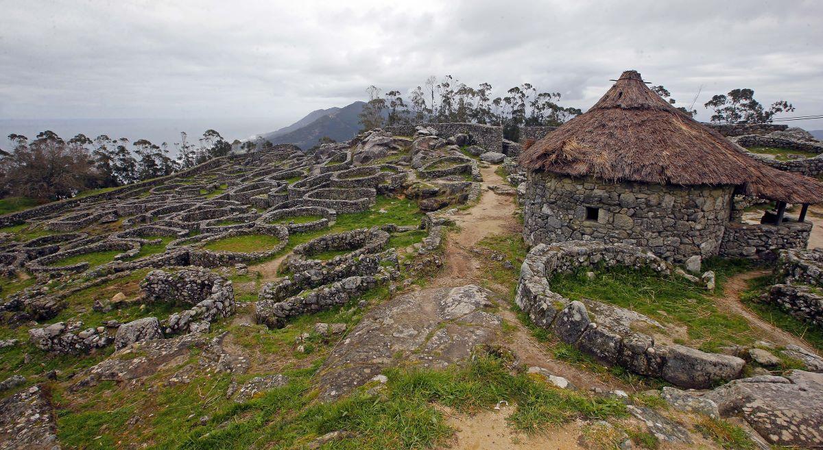 Se trata de uno de los conjuntos arqueológicos más populares de Galicia.