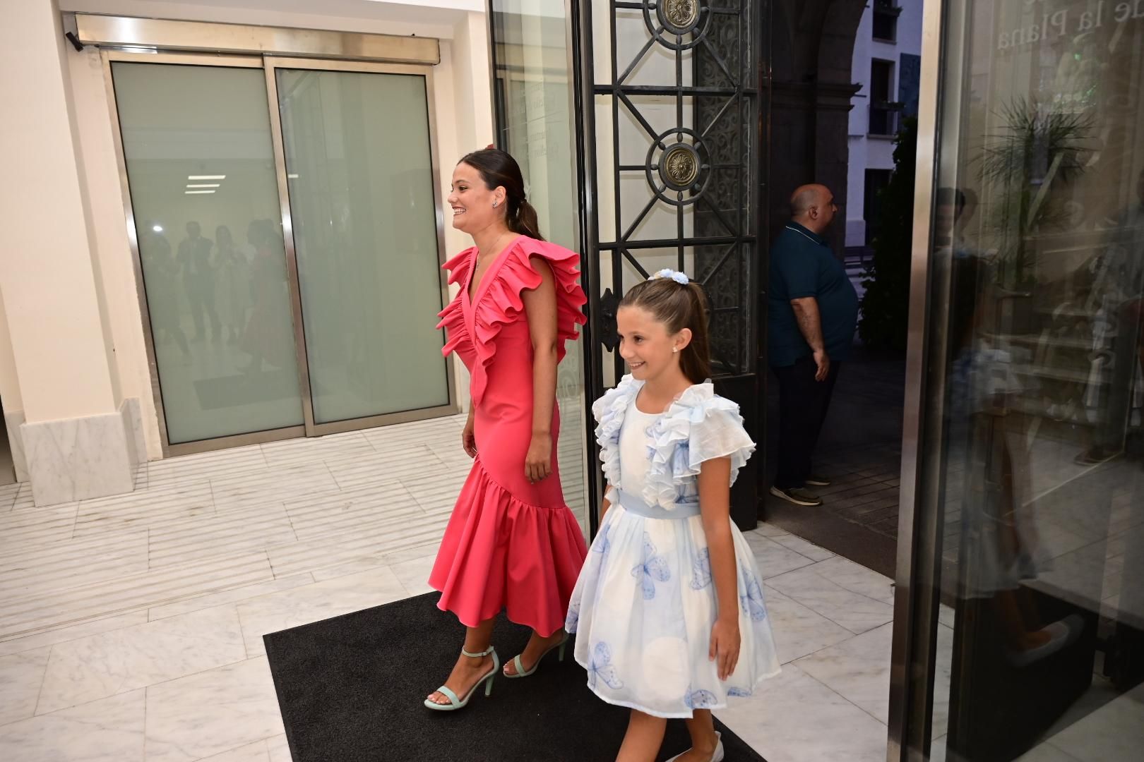 Galería de fotos: Clara Sanz Sobrino y Ana Colón Sastriques, reina y reina infantil de las fiestas de Castelló 2026