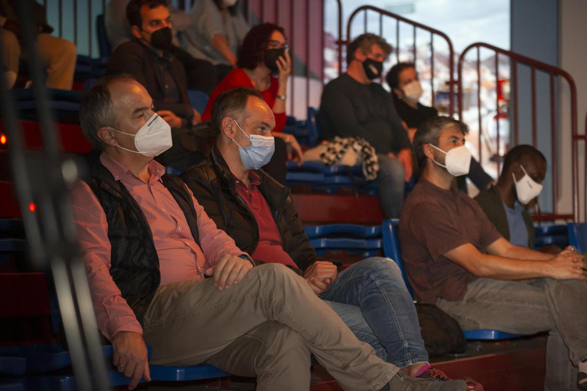 Mesa redonda 'Islas Jaula' en la Sala Insular de Teatro