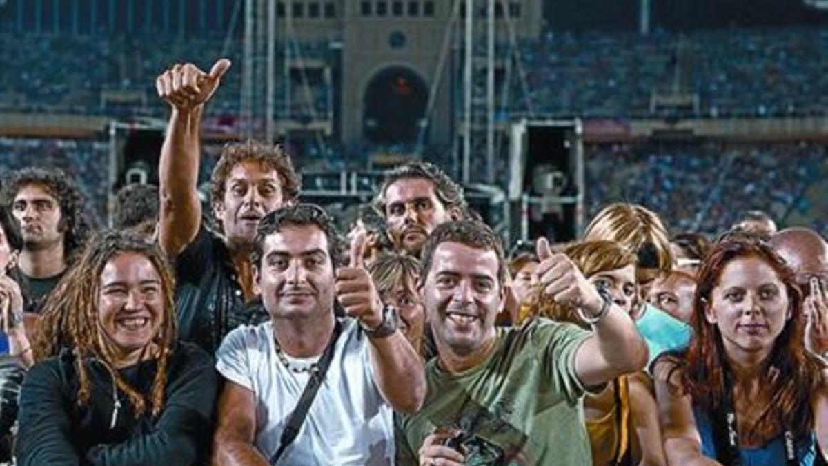 El guitarrista Richie Sambora y Jon Bon Jovi, anoche en el Estadi Olímpic.