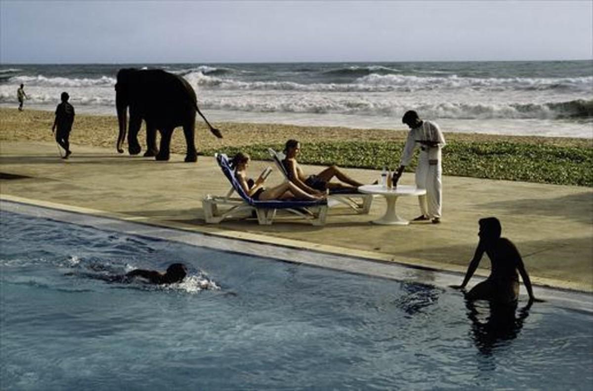 TRES MONSA la pàgina de l’esquerra, Roma. En aquesta, Bentota (Sri Lanka) i, a sota, Goa (Índia). Sobre aquestes línies, Steve McCurry.