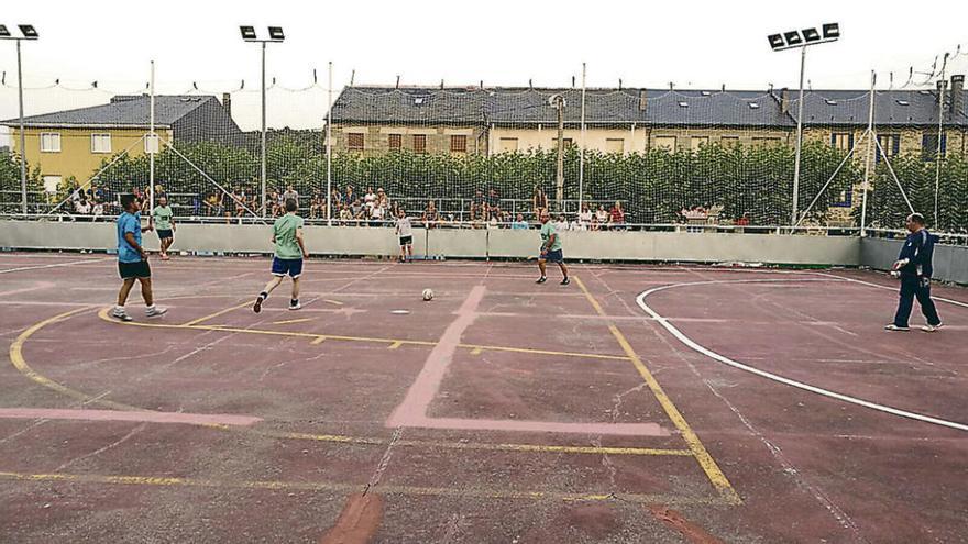 Partido de la categoría sénior, disputado este fin de semana en El Puente de Sanabria.