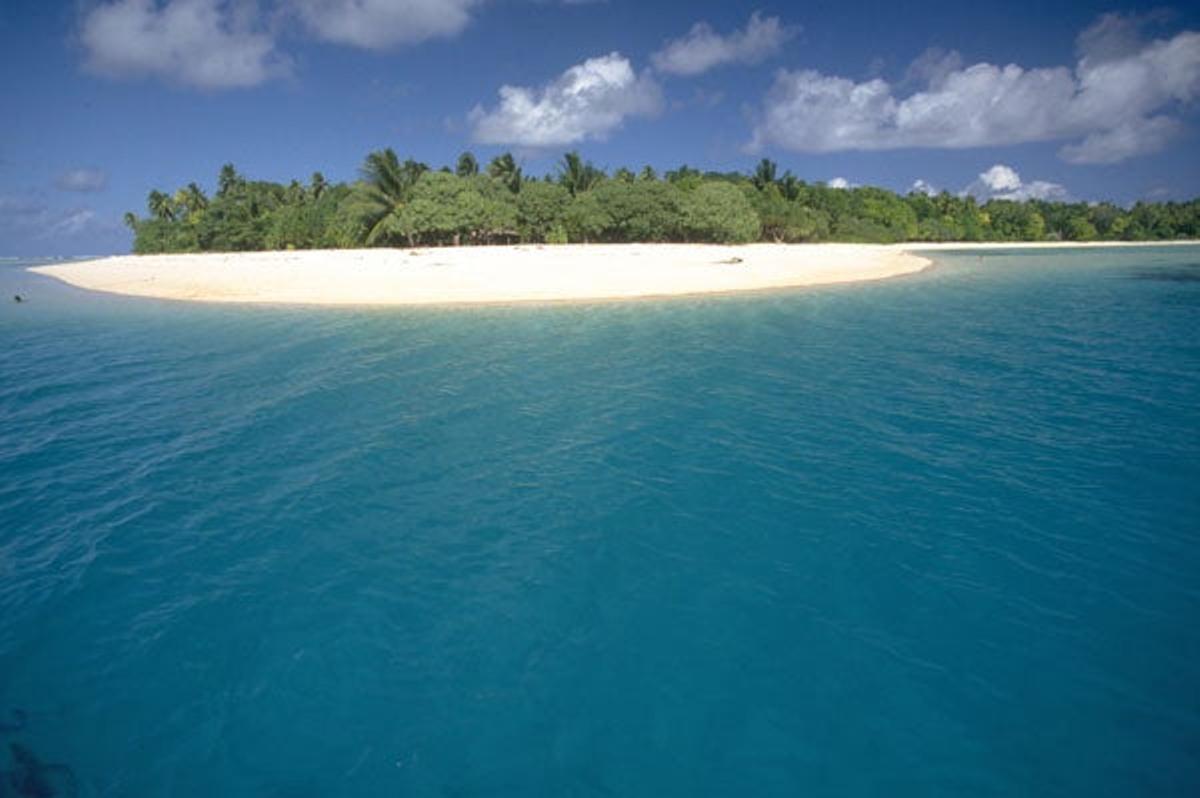 Wallis y Futuna, entre Fiyi y Samoa. Wallis y Futuna, entre Fiyi y Samoa.