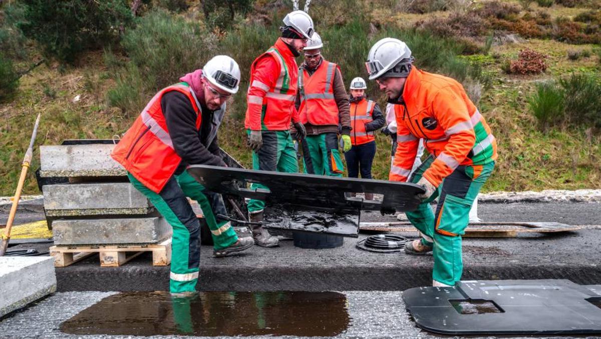 Colocación de las bobinas magnéticas bajo el asfalto