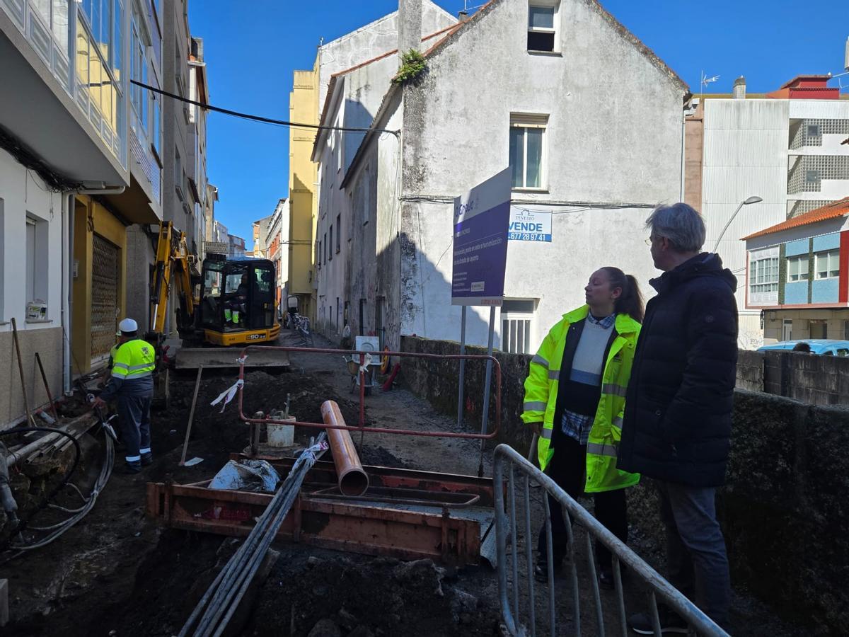 Cacabelos supervisando las obras en la calle Lepanto.