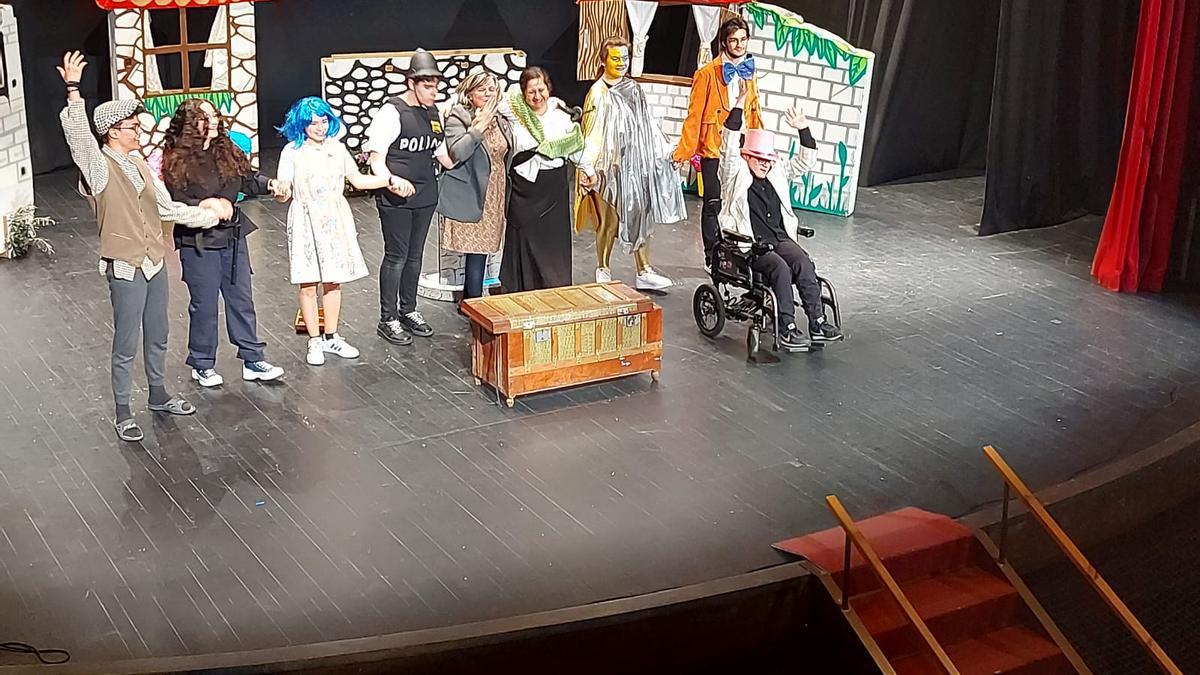 El IES León Felipe ha abierto la Muestra Provincial de Teatro con la representación de El Raterillo