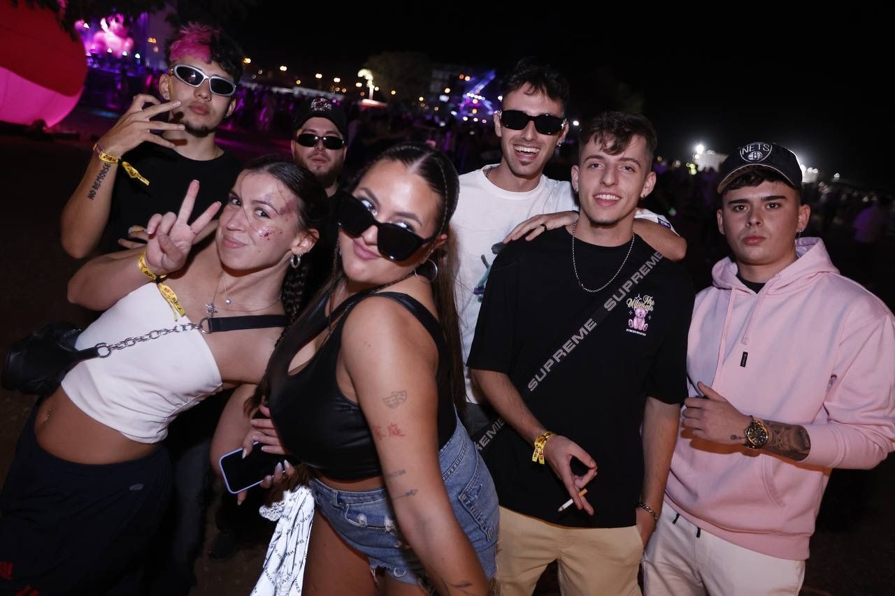 El techno del Crazy World llena de fiesta El Arenal