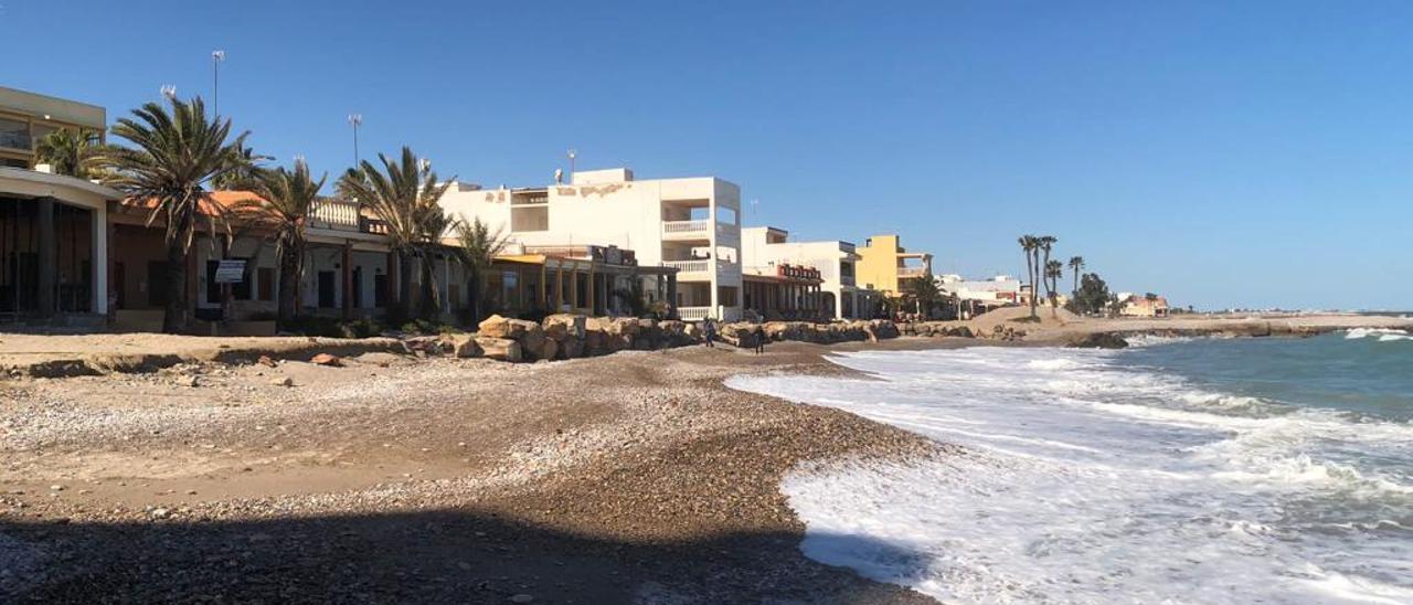 El nuevo reglamento de Costas sitúa el límite marítimo-terrestre hasta donde lleguen las olas en los mayores temporales, lo que generará una mayor afección ante la regresión del litoral castellonense.