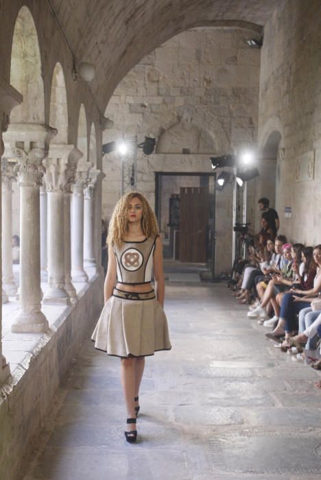 GiModa: Desfilada amb les propostes de Sylvia Calvovan